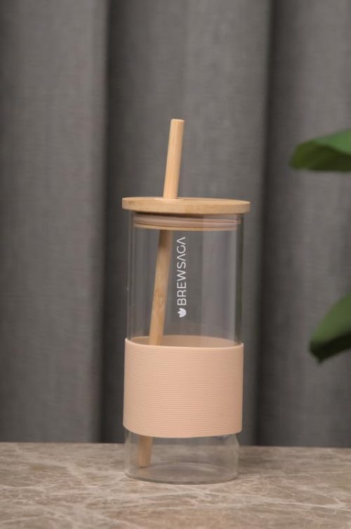 Glass tumbler with straw